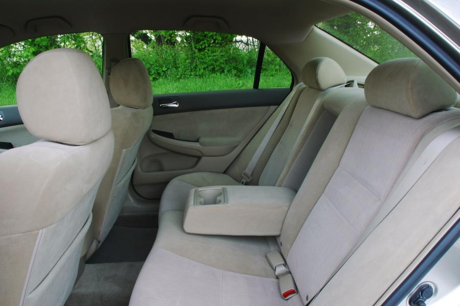  Honda Accord 2003 года  (US) (фото 20 из 43)